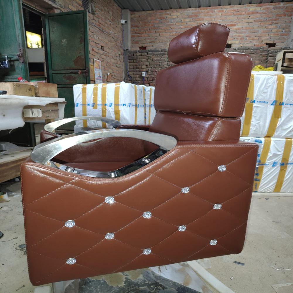JSWL Apple saloon chair