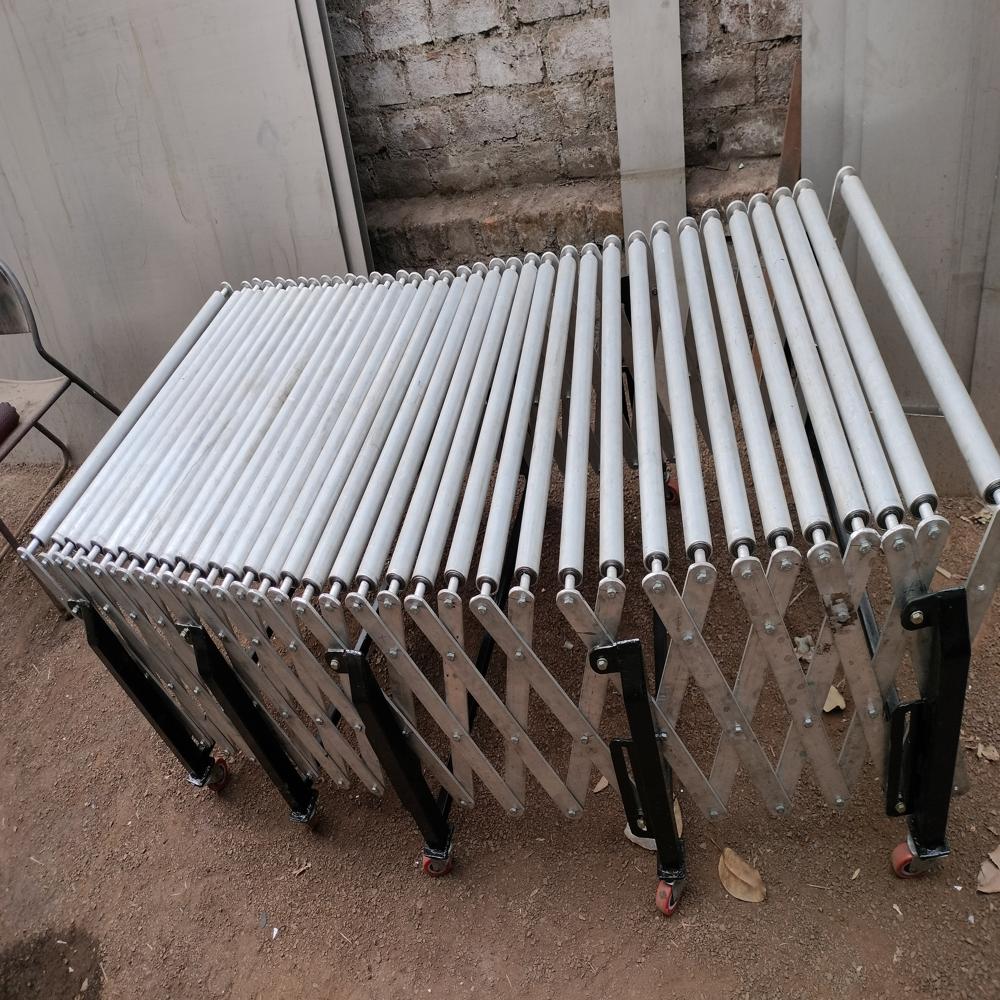 Roller Conveyor - Stainless Steel, Heat Resistant | Flat Belt, Versatile Design For Industrial Use, Low Maintenance, Customizable Size & Capacity