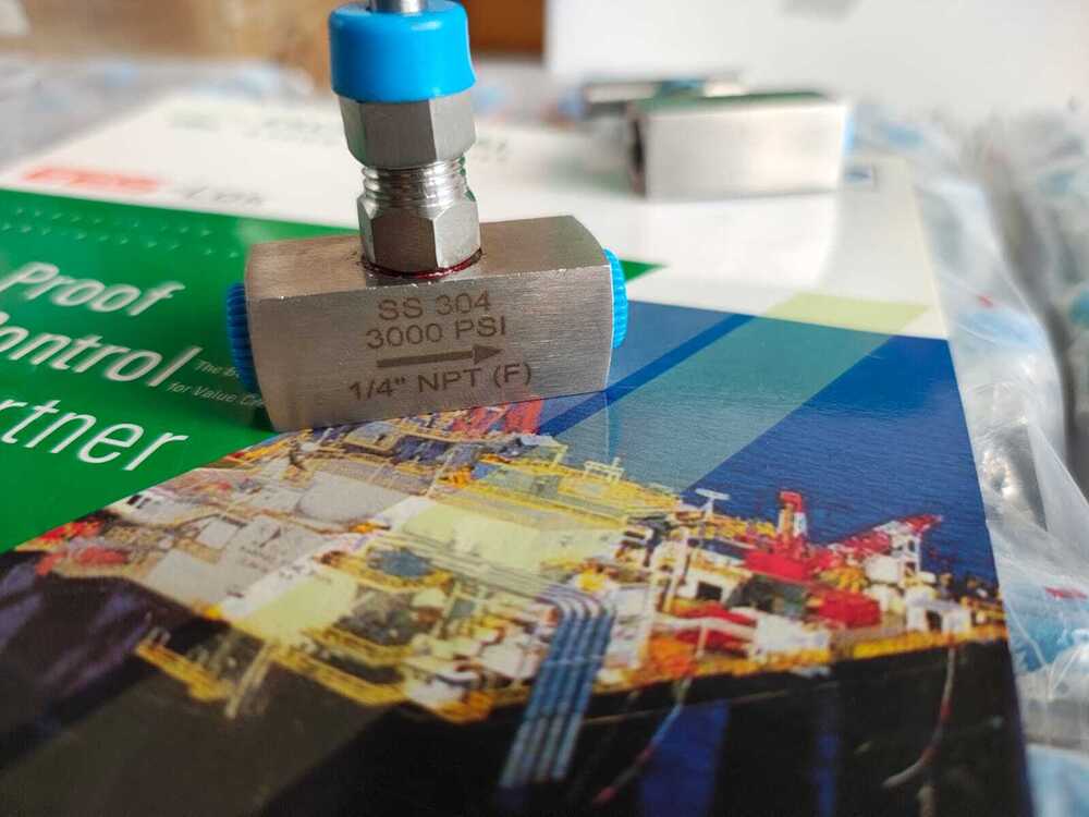 Needle Valve Ss - Color: Sliver