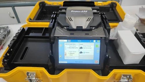 Fujikura 43S Splicing Machine - Color: Black & Yellow