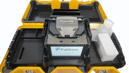 Fujikura 43s Splicing Machine - Color: Black & Yellow