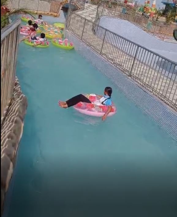 Lazy River Mechanism