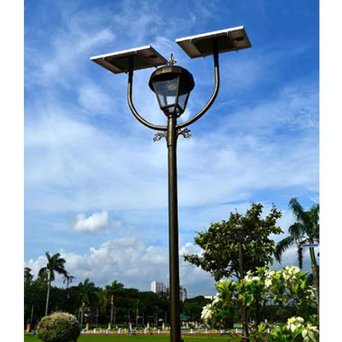 Solar Street Light Pole - Color: Cool White