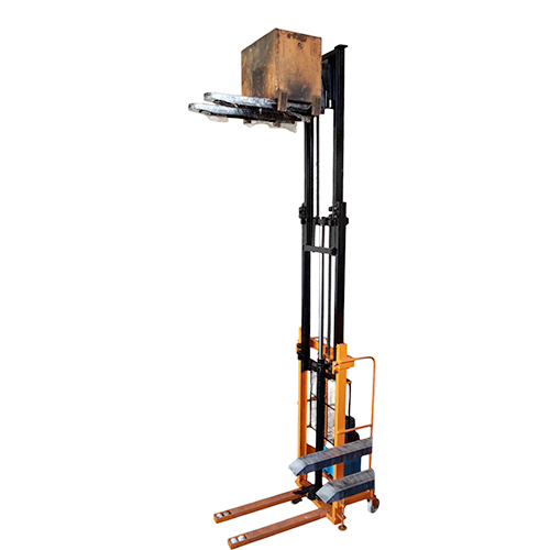 Battery Operated Hydraulic Stacker