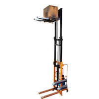 Battery Operated Hydraulic Stacker