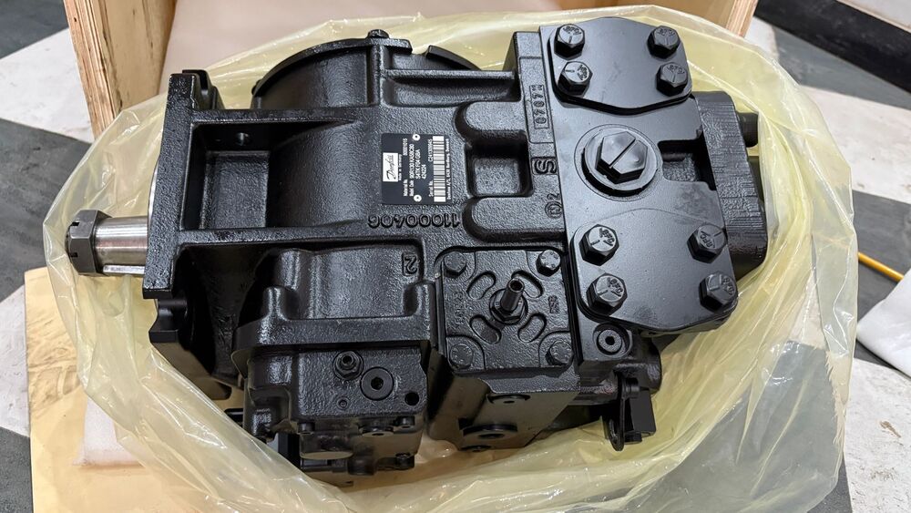 Danfoss Hydraulic Pump 90series - Features: Variable Displacement