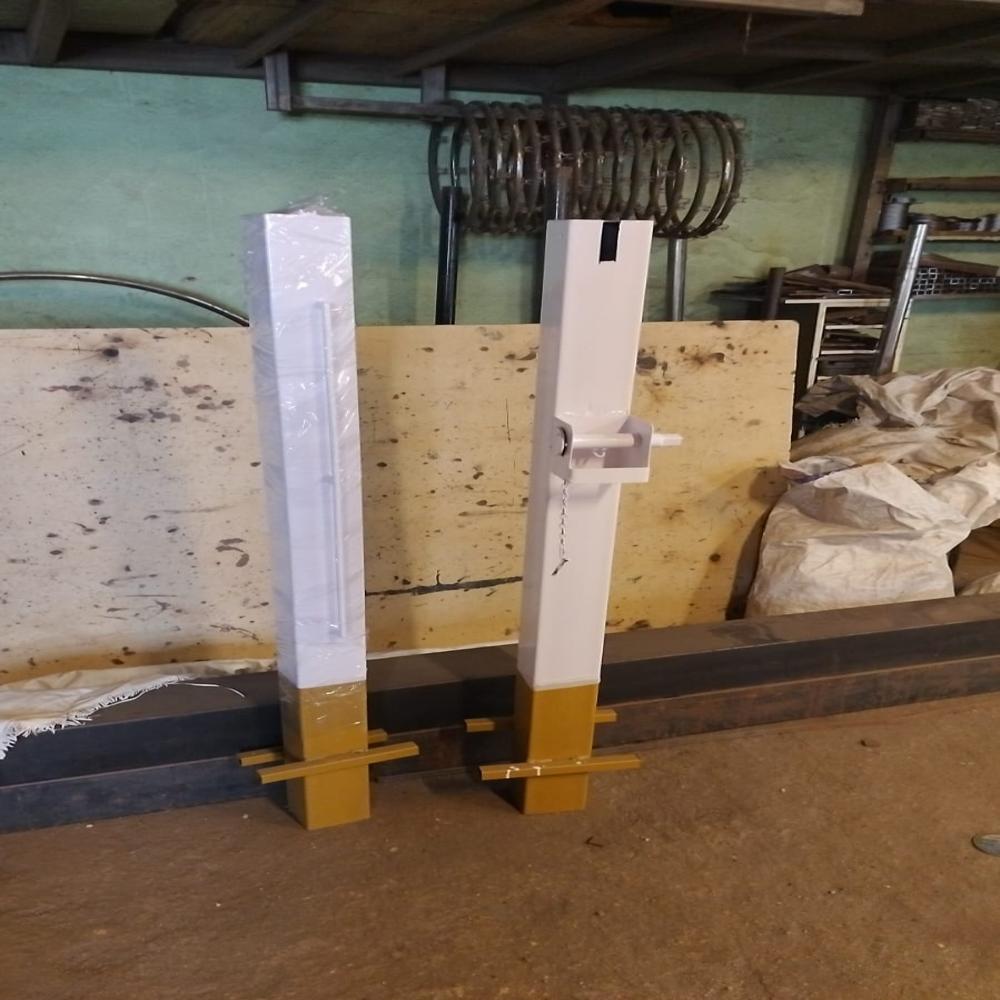 Movable Lawn Tennis Pole