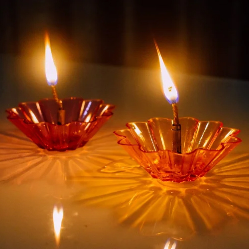 Plastic Reflective Diya - Color: Multicolour