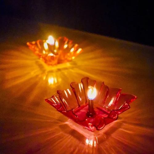 Plastic Reflective Diya - Color: Multicolour