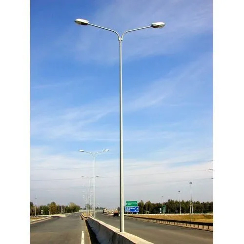 Round Swaging Street Light Pole - Color: Silver