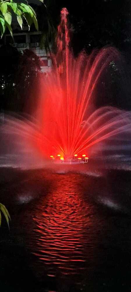 Floating Fountains - Color: Multicolor