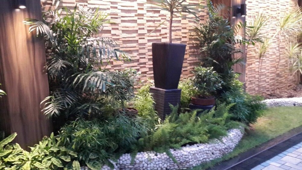 Landscape Garden - Color: Green