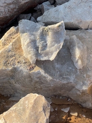quartz stone lumps
