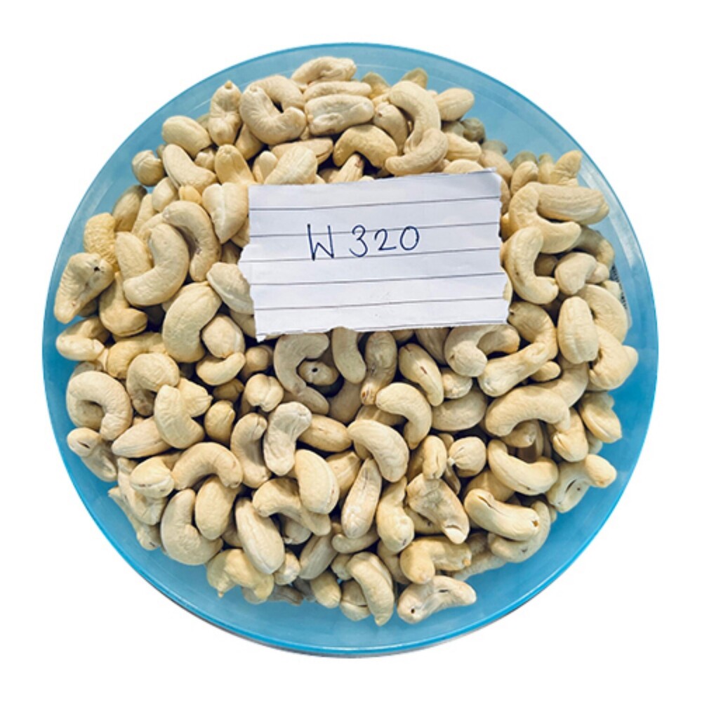W320 Cashew Nut - Food Grade Quality, Freshly Processed Raw Nuts | Shelf Life 6-12 Months, Common Cultivation Type, Ideal for Culinary Uses