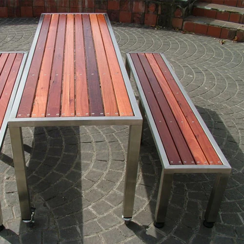 Ss Outdoor Bench With Table - Color: Silver