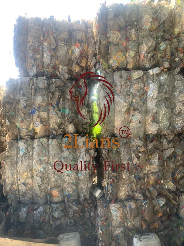 PET bottle on bales 80% Clear 20 % Blue Scrap
