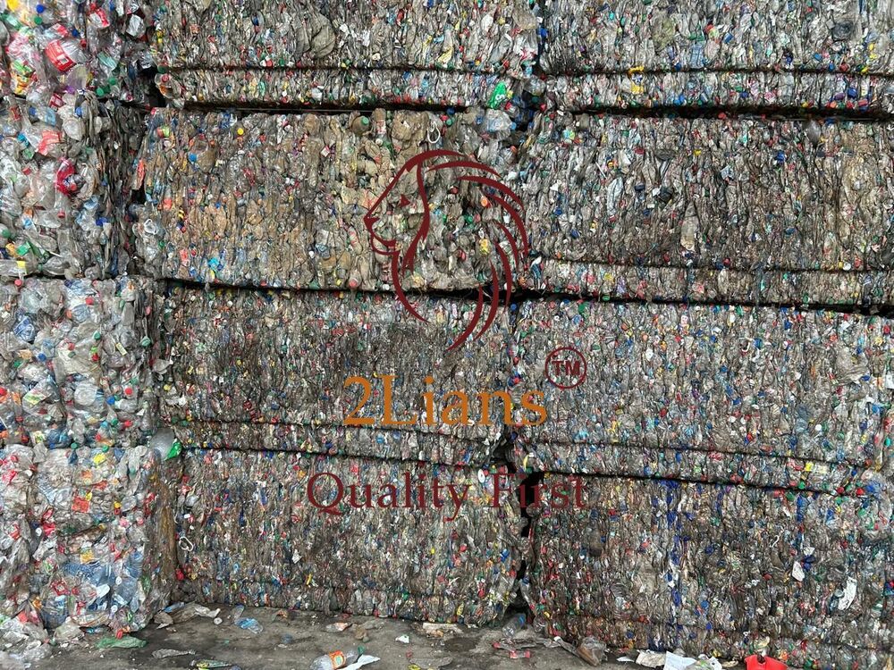 PET bottle on bales 80% Clear 20 % Blue Scrap