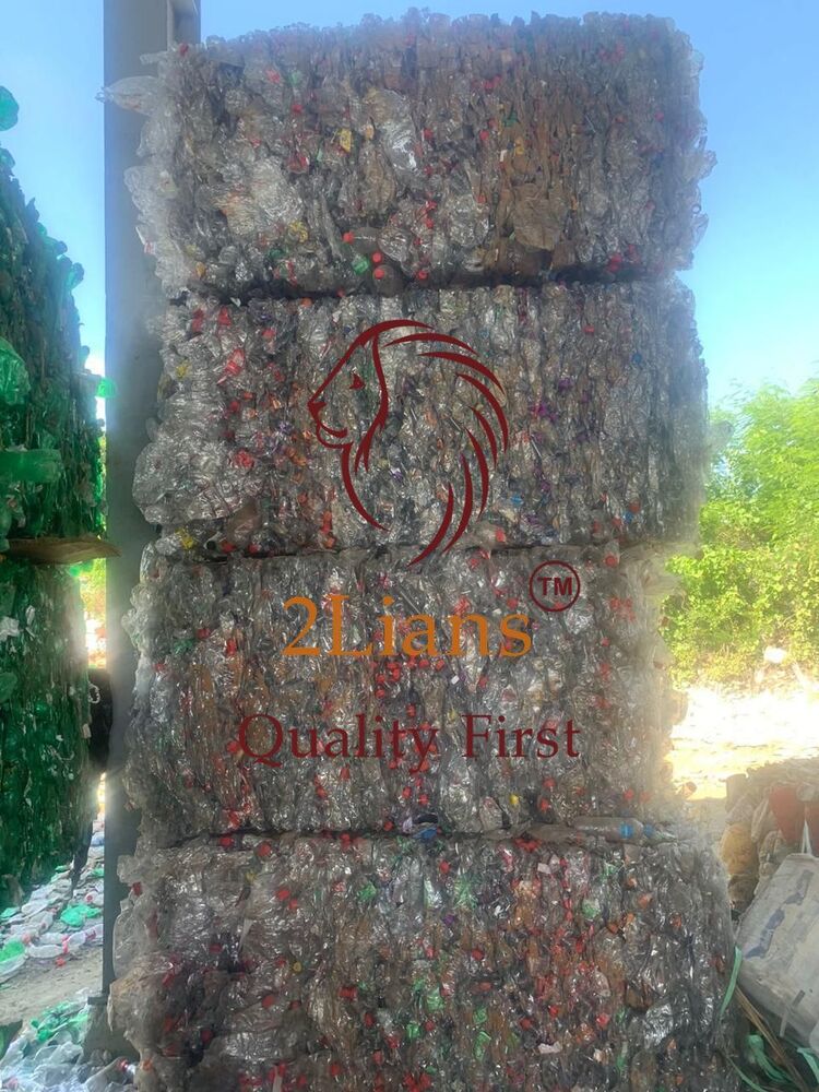 PET bottle on bales 80% Clear 20 % Blue Scrap