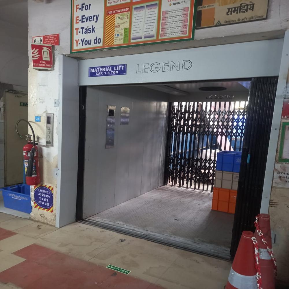 Material Handling Lift - Capacity: 3 Ton