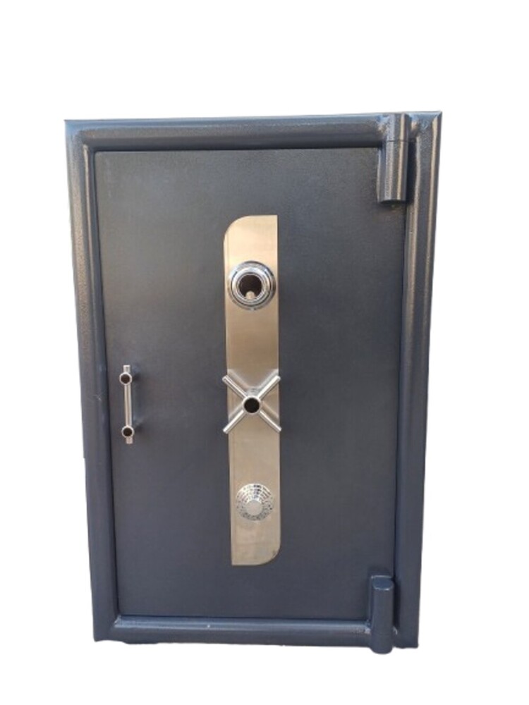 3.5 foot safe locker
