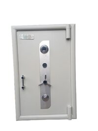 3.5 foot safe locker