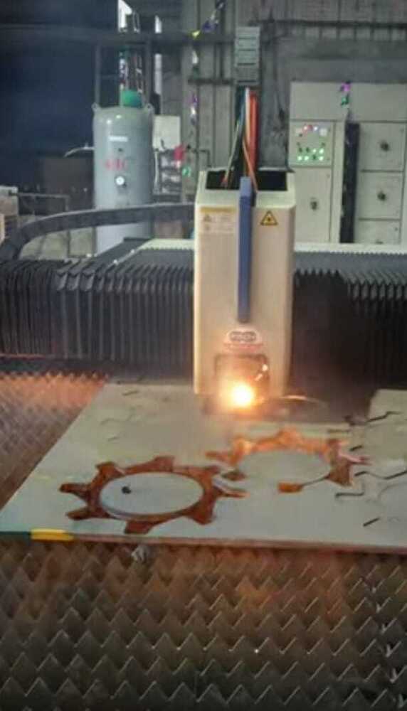 Fiber laser cutting machine 6 Kw