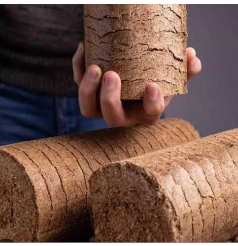 90 MM Groundnut Shell Briquette
