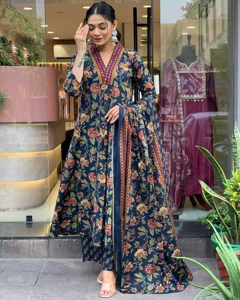 Cambric Cotton Kurti Pant Dupatta Set