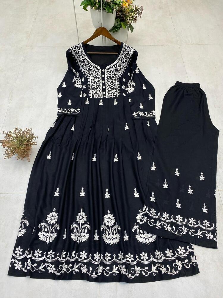 SUMMER RUNNING WEAR SPECIAL TRENDING KURTA PLAZZO SET WITH  EMBROIDERY THREAD WORK