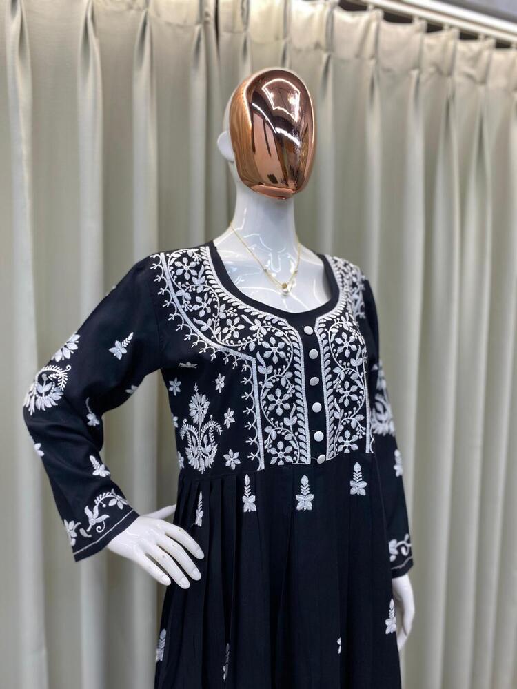 SUMMER RUNNING WEAR SPECIAL TRENDING KURTA PLAZZO SET WITH  EMBROIDERY THREAD WORK