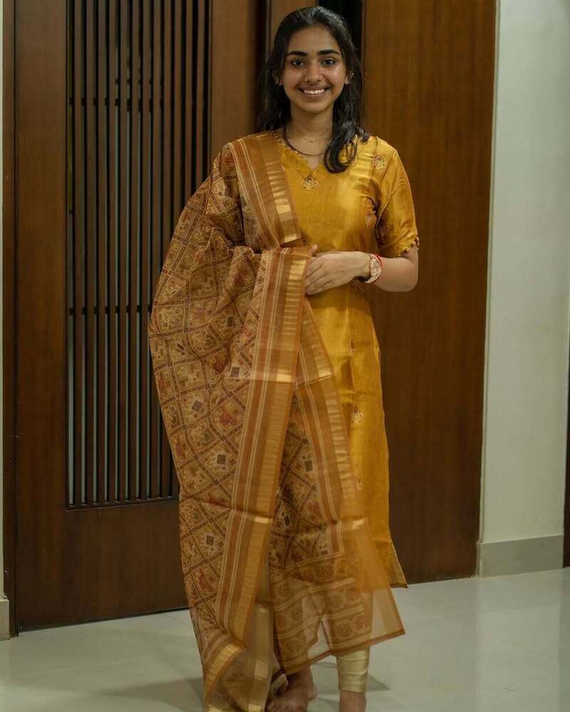 YELLOW BUTI SUIT SET