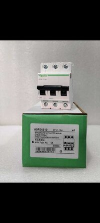 Schneider 3 Poll MCB