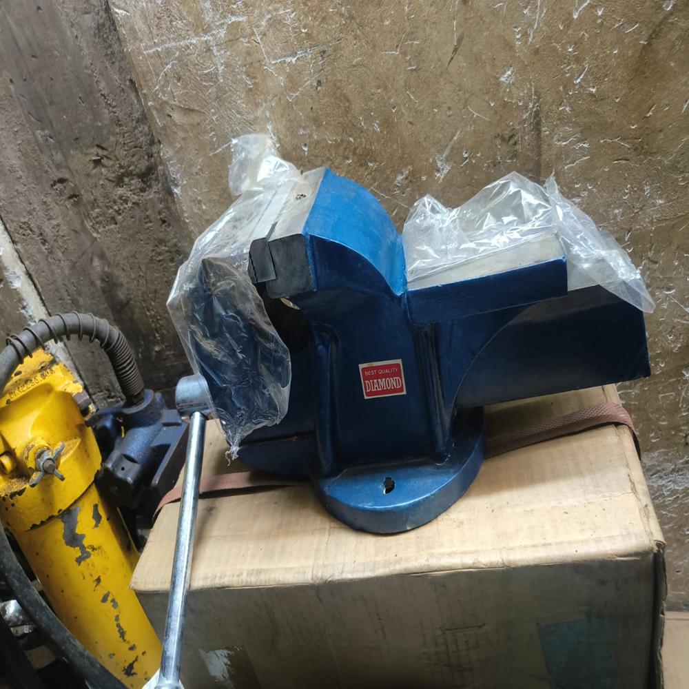 5 Inch Bench Vise - Color: Blue