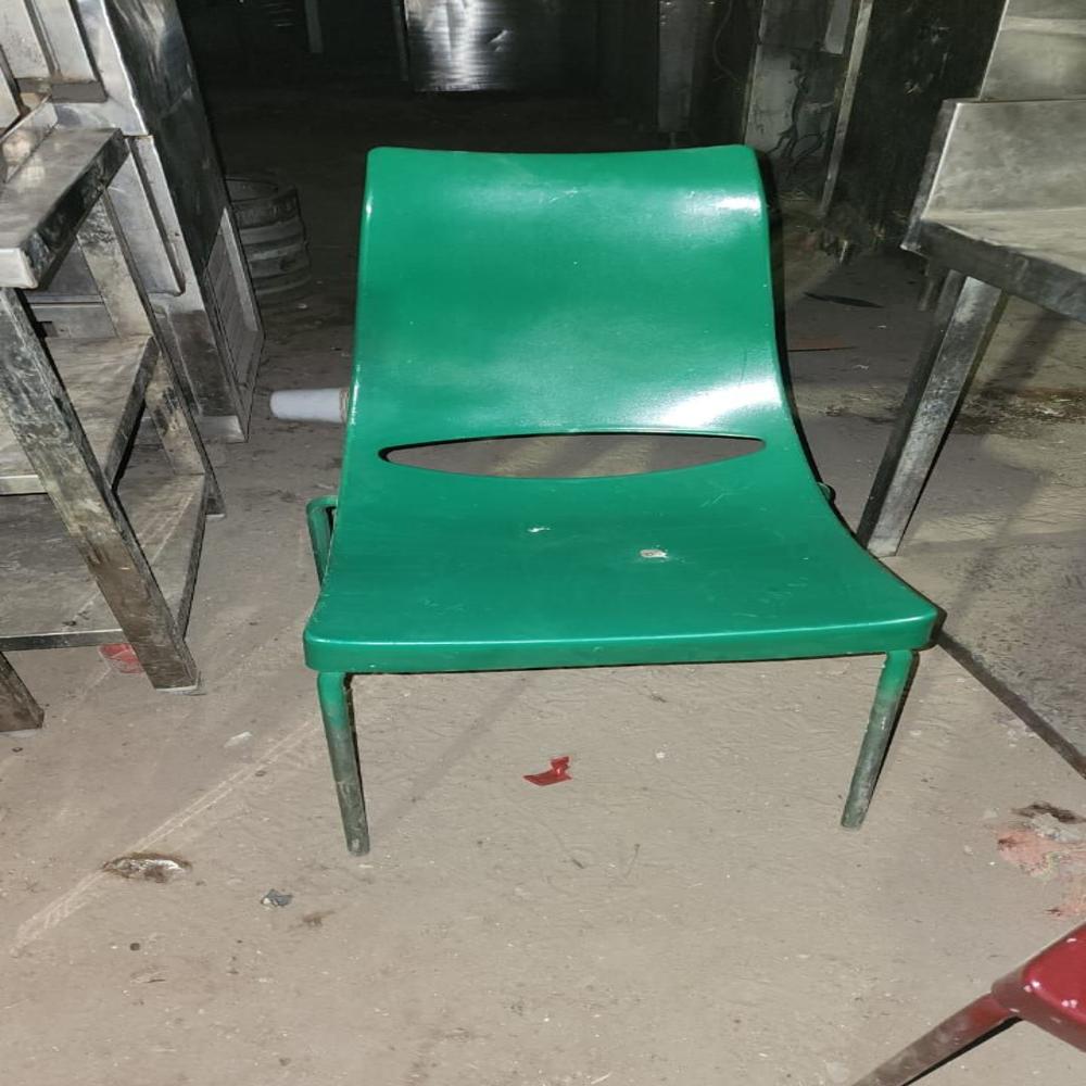 कुर्सियों का मेज़ सेट
