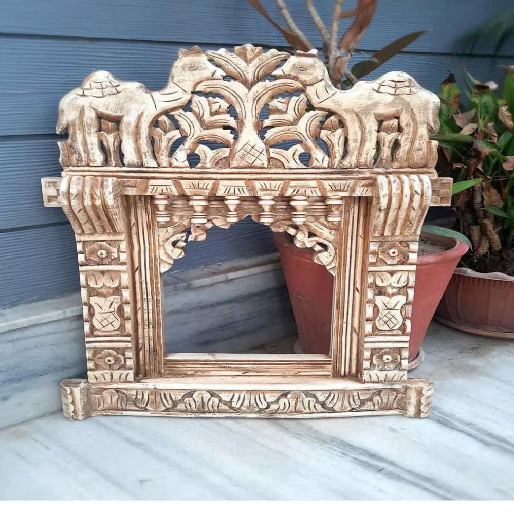 wooden jarokha