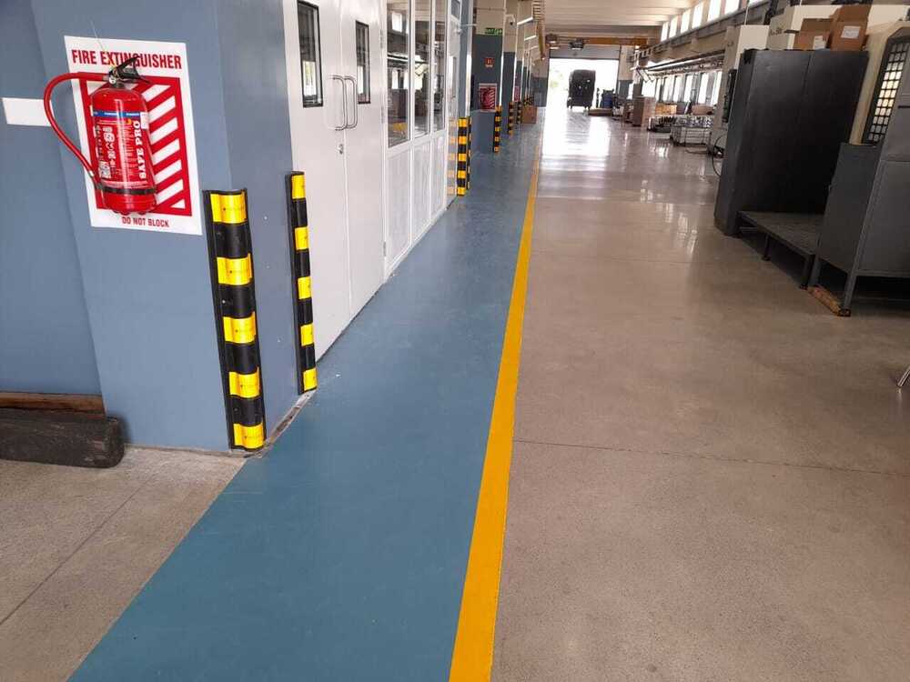 L Shape Rubber Column Guard - Color: Yellow