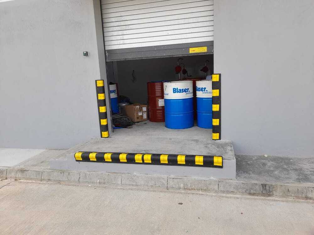 L Shape Rubber Column Guard - Color: Yellow
