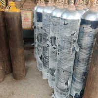 Ss Co2 Cylinder - Color: Black