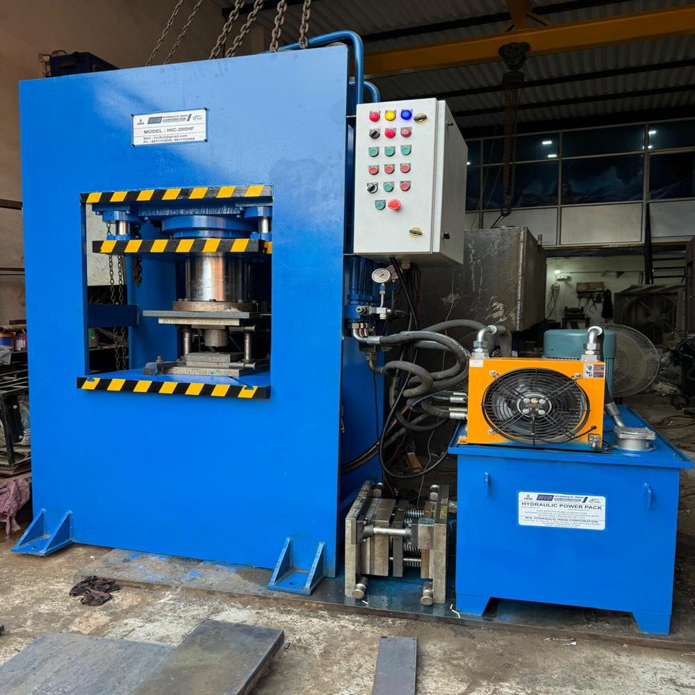 200 Ton Hydraulic Deep Drawing Press - Color: Gray