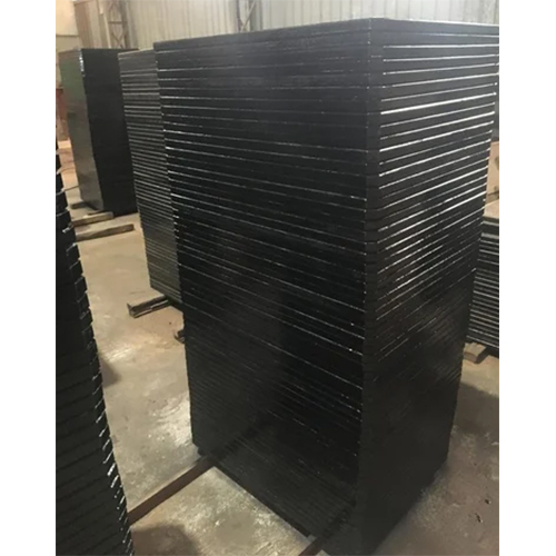 Concrete Block Wooden Pallets - Color: Black