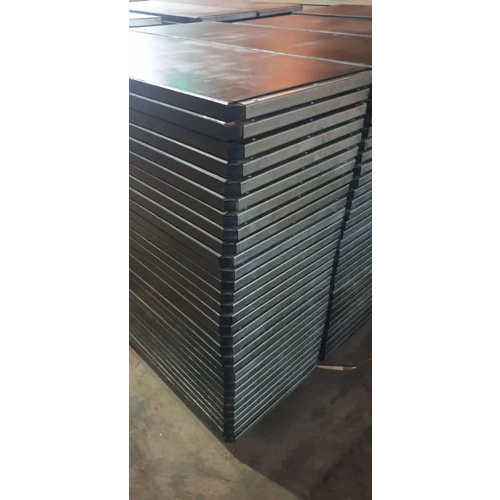 Fly Ash Brick Wooden Pallet - Color: Black