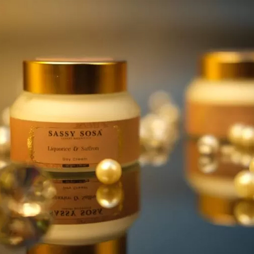 Day Cream - 100% Herbal Off White With Herbal Extracts For All Skin Types