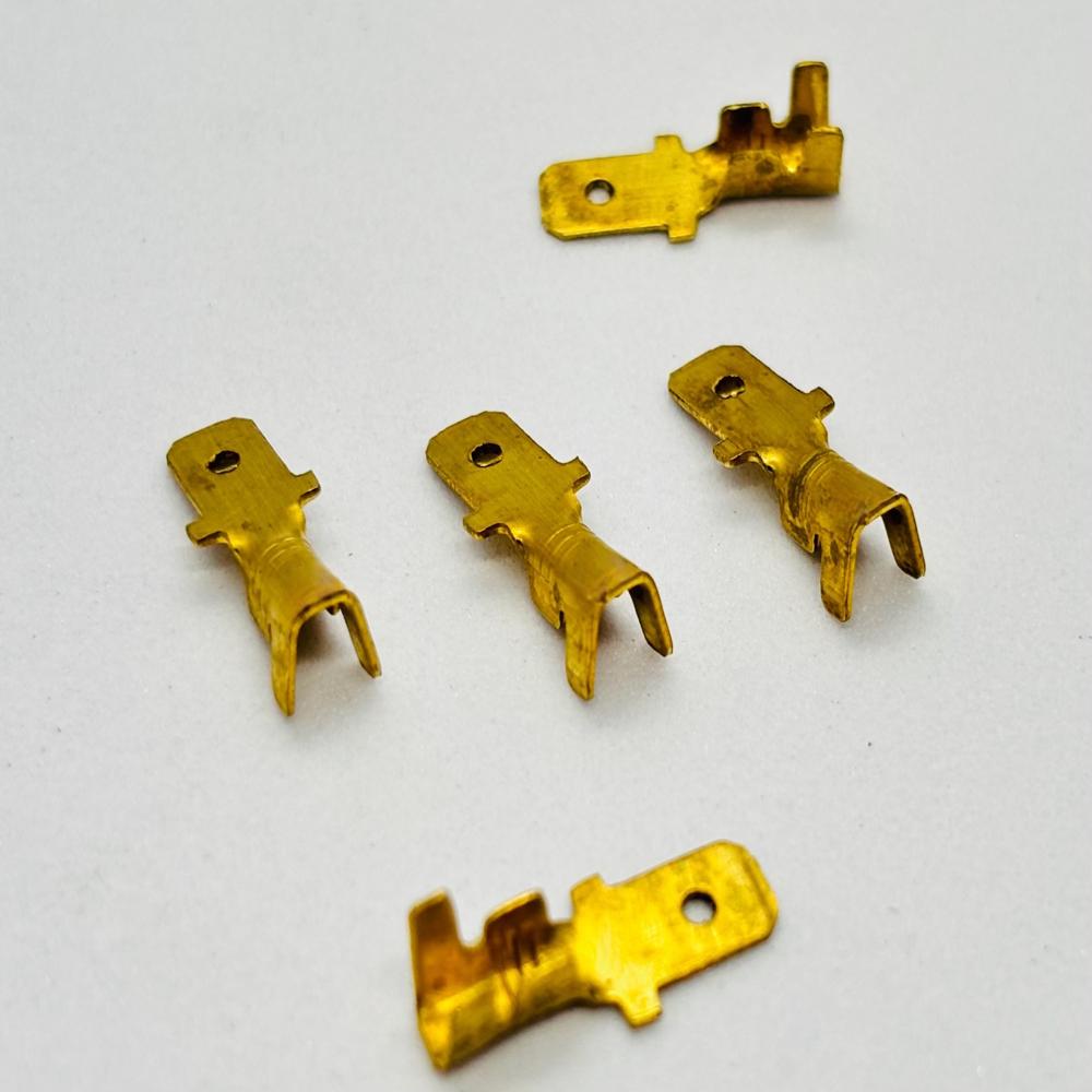4.8 male crimp terminal