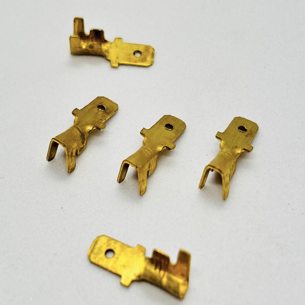 4.8 male crimp terminal