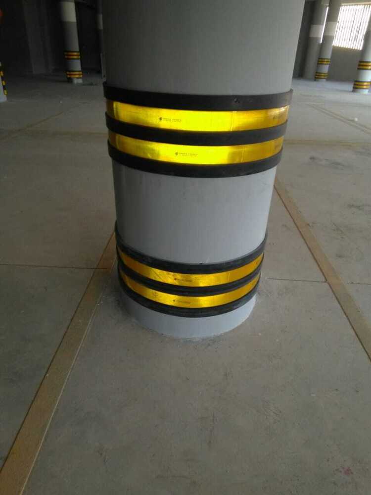 Rubber Wall Guard With Arrow Stickers - Color: Yellow