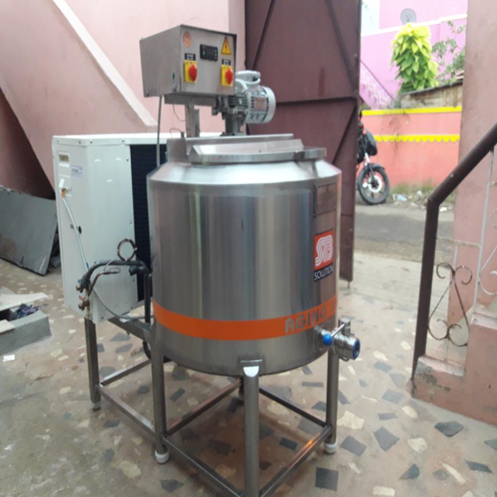 200ltr Bulk Milk Cooler - Capacity: 200 Ltr