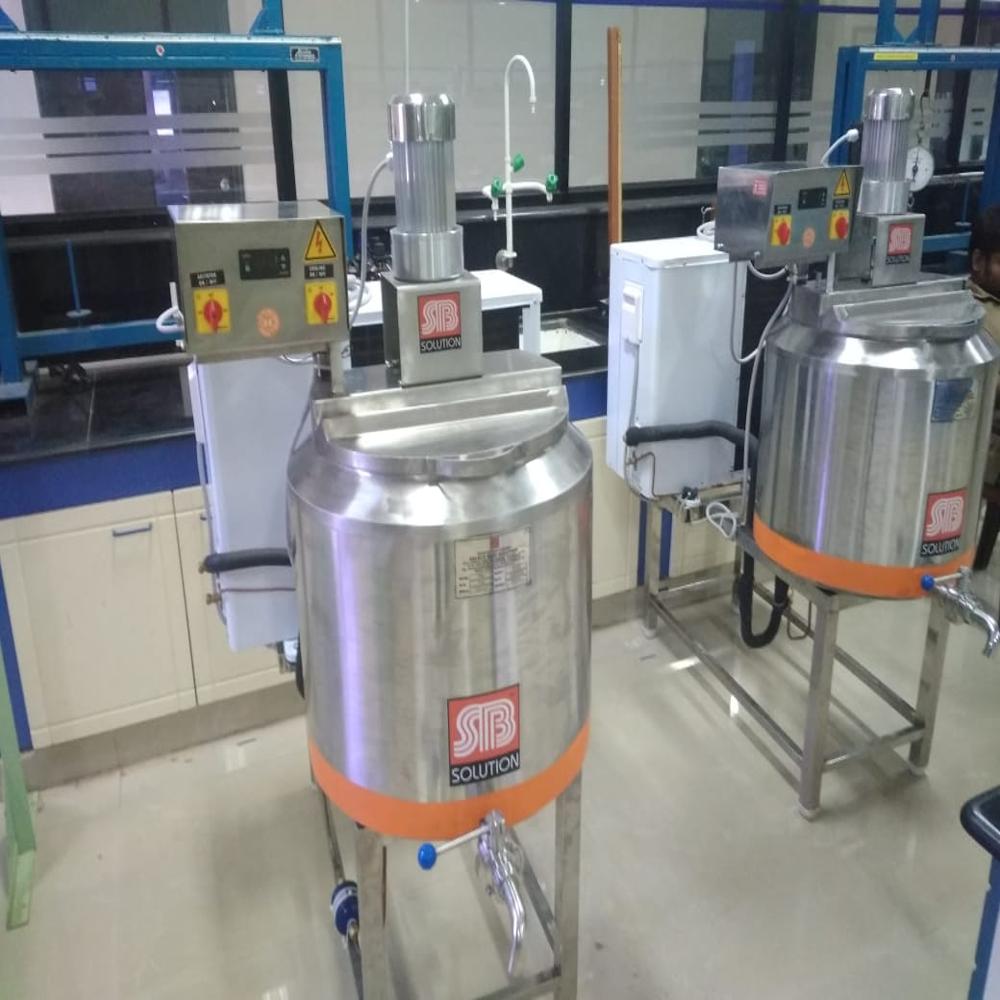 200ltr Bulk Milk Cooler - Capacity: 200 Ltr