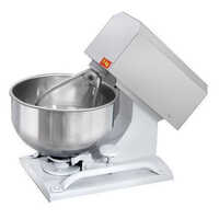 5 Kg Flour Mixer - Automatic Grade: Semi Automatic