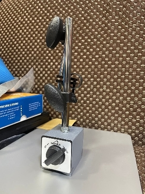 Mitsui Magnetic Stand - Color: Gray