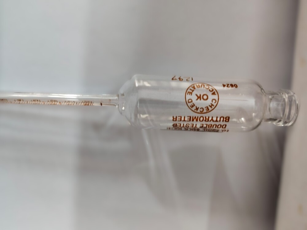 Butyrometer for milk determination
